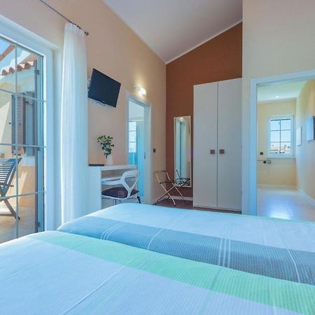 Ferienhaus In Pomer Mit Privatem Beheizten Pool Und Meerblick Екстер'єр фото